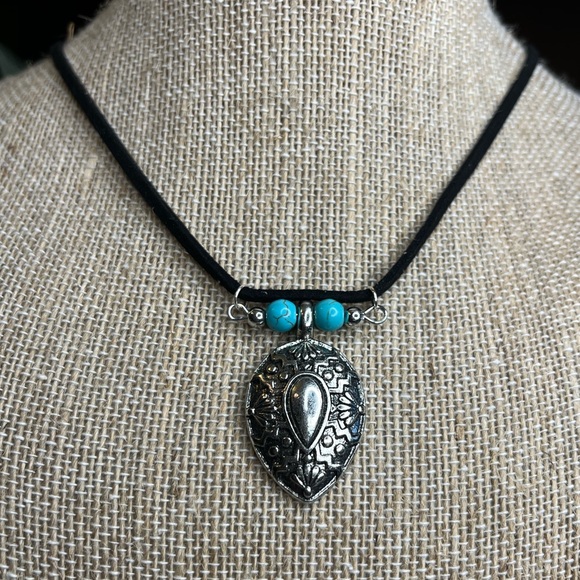 Turquoise and Leather Necklace - Picture 6 of 6